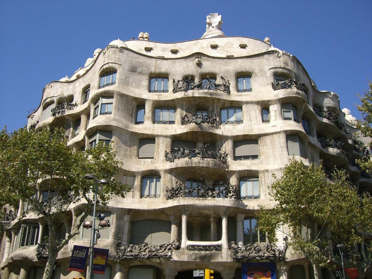 Muntanya - Apartments In Sagrada Familia Barcelona Eksteriør billede