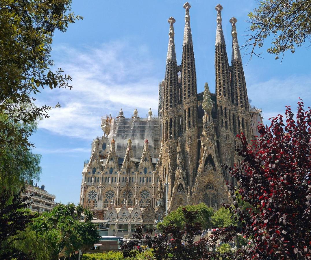 Muntanya - Apartments In Sagrada Familia Barcelona Eksteriør billede